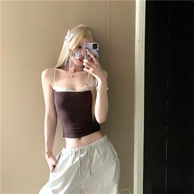 彩凤云裳海报